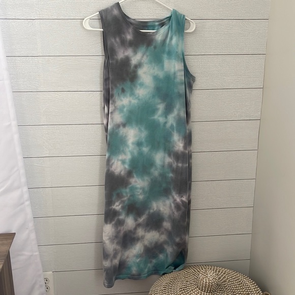 Sonoma Dresses & Skirts - Sonoma Tie Die MIDI dress